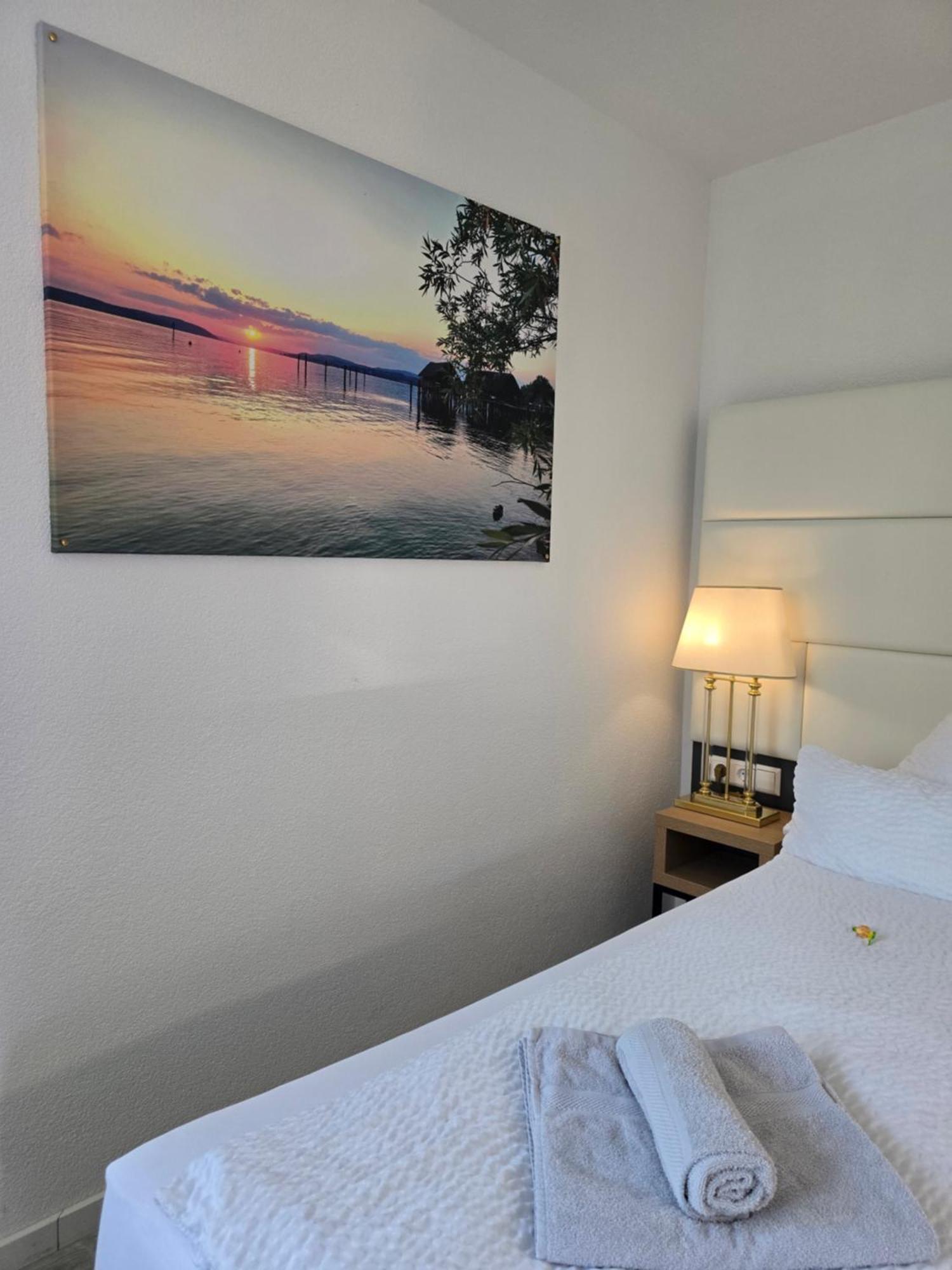 Bodensee Sunshine Zimmer & Apts. Uhldingen-Mühlhofen Esterno foto