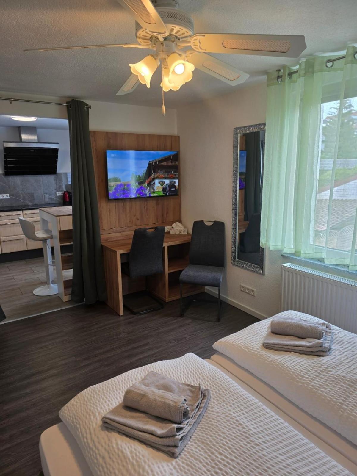 Bodensee Sunshine Zimmer & Apts. Uhldingen-Mühlhofen Esterno foto